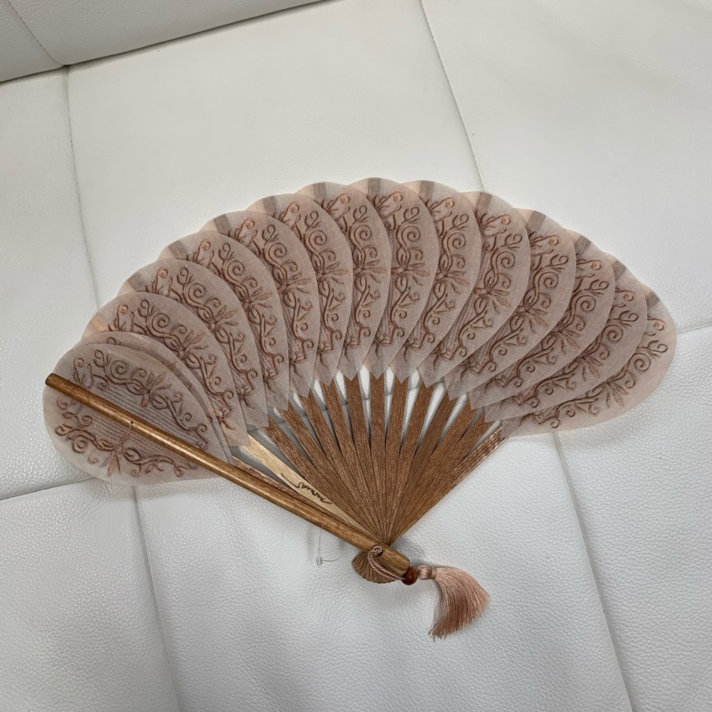 Hand fan